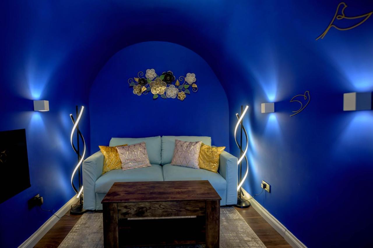 Quirky Vaulted Flat With Terrace Apartment Bath Bagian luar foto